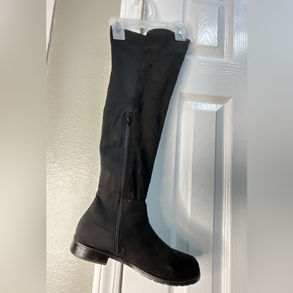 Women's Black Knee-High Boots